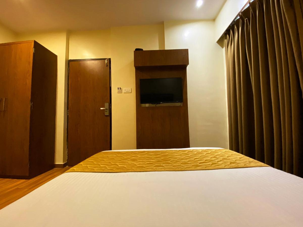 Hotel Pearl'S Bkc Inn- Near Trade Centre, Visa Consulate Bombaj Zewnętrze zdjęcie